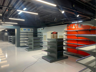 Leverans och montering av butiksutrustning - Kids Coolshop Esbjerg - Danmark